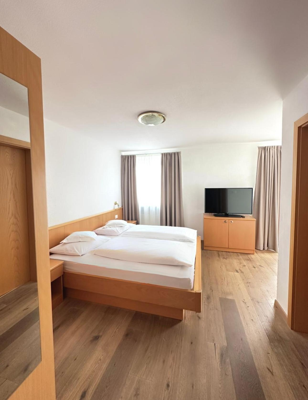 Garni Hotel Dorothea Τιρόλο Εξωτερικό φωτογραφία